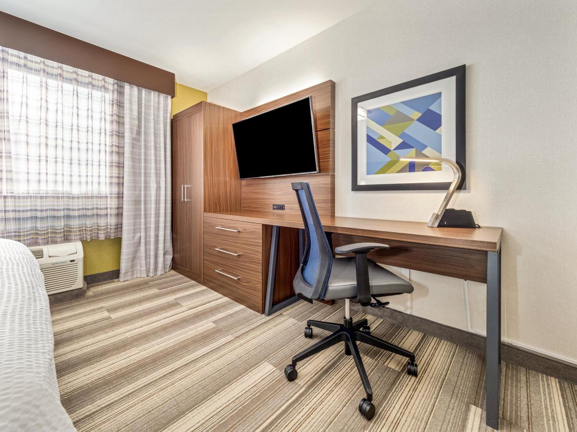 Holiday Inn Express & Suites Medicine Hat By Ihg Екстер'єр фото