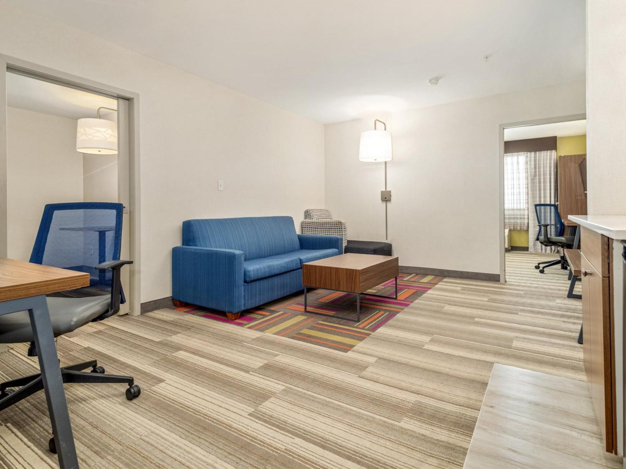 Holiday Inn Express & Suites Medicine Hat By Ihg Екстер'єр фото