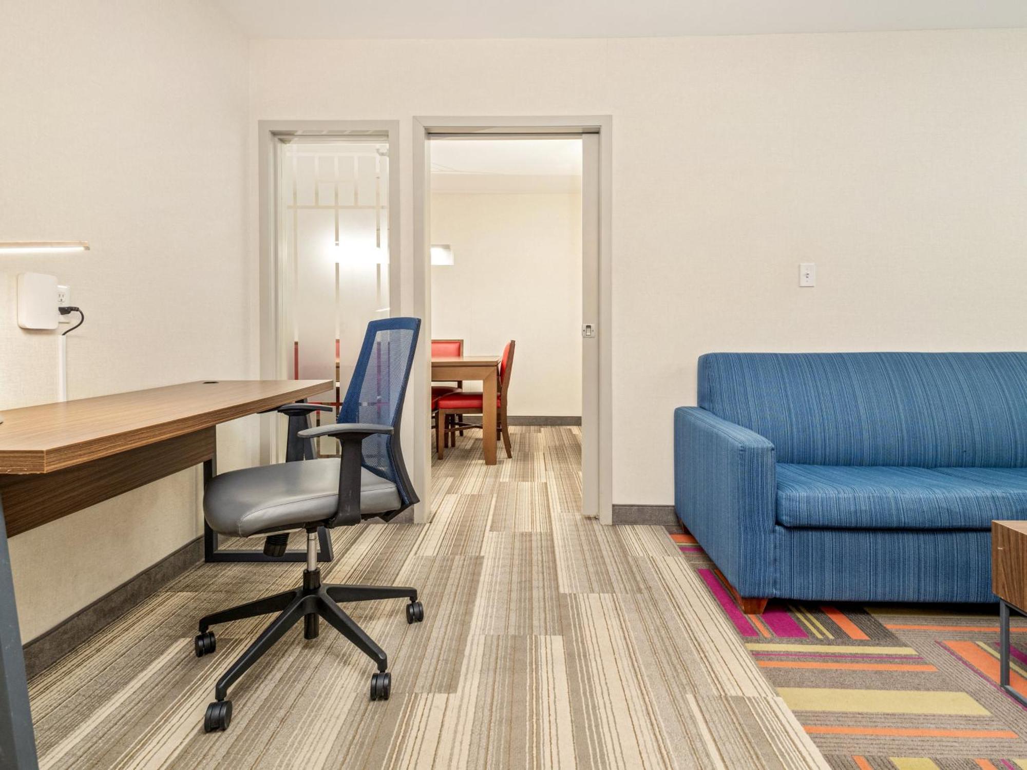 Holiday Inn Express & Suites Medicine Hat By Ihg Екстер'єр фото