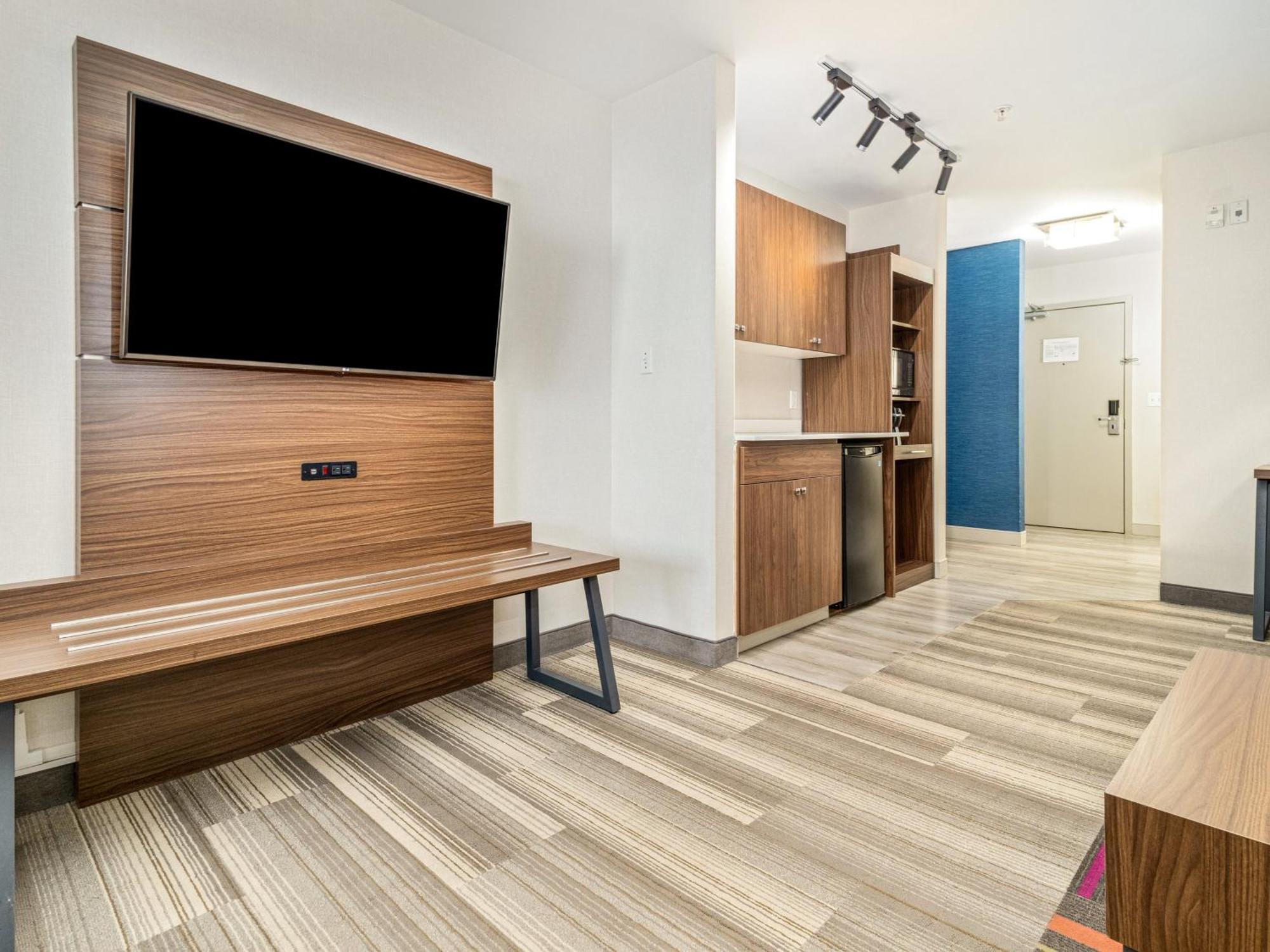Holiday Inn Express & Suites Medicine Hat By Ihg Екстер'єр фото