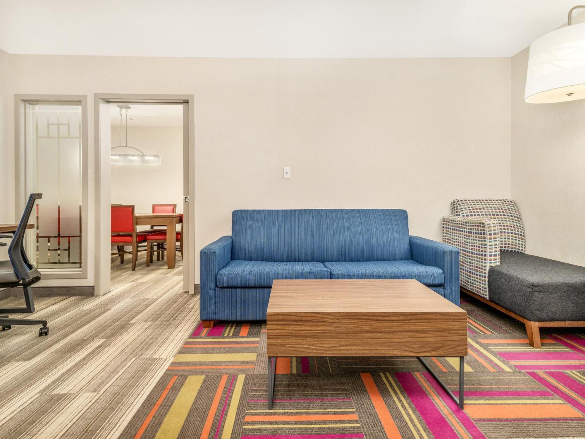 Holiday Inn Express & Suites Medicine Hat By Ihg Екстер'єр фото