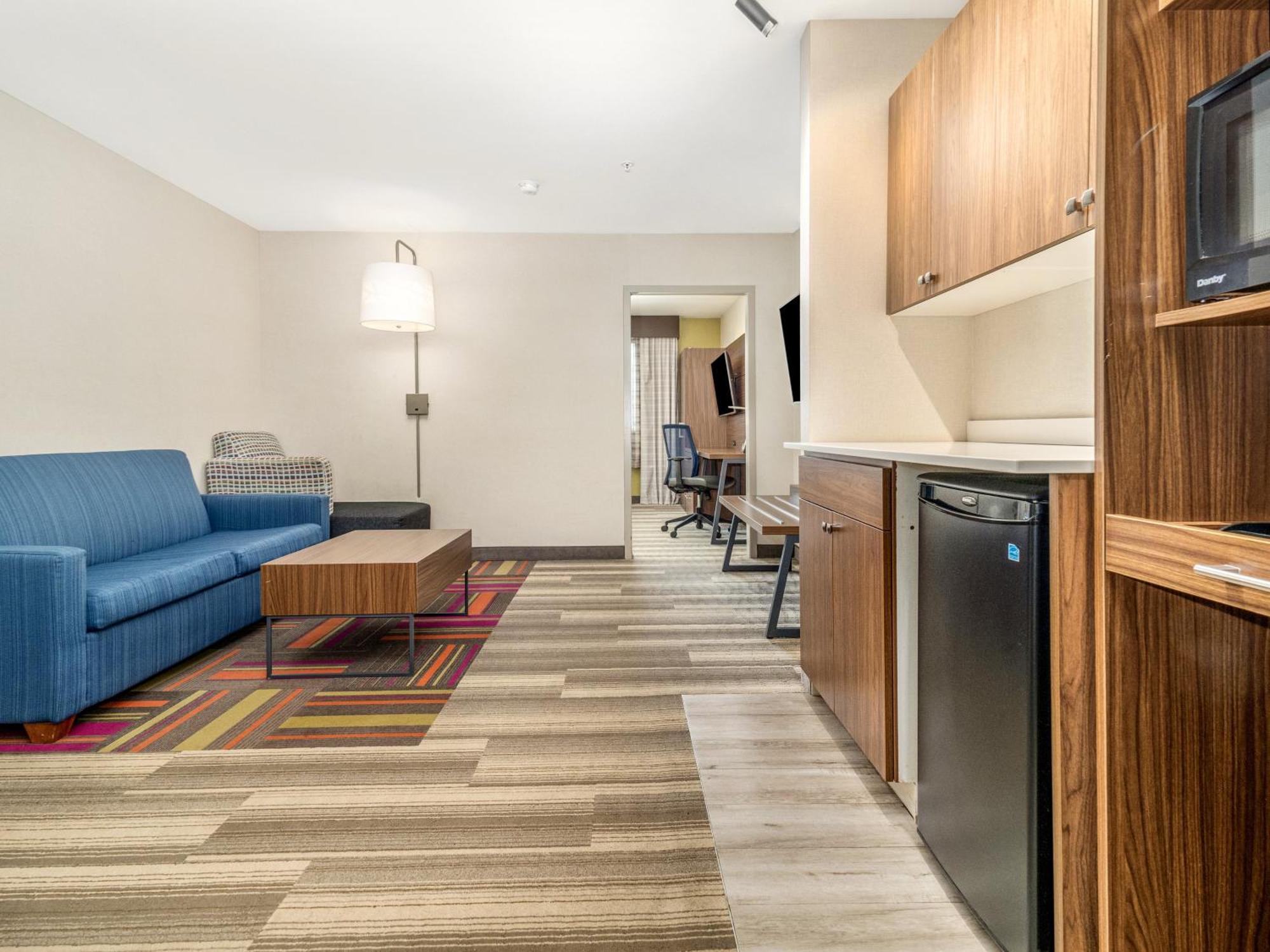 Holiday Inn Express & Suites Medicine Hat By Ihg Екстер'єр фото