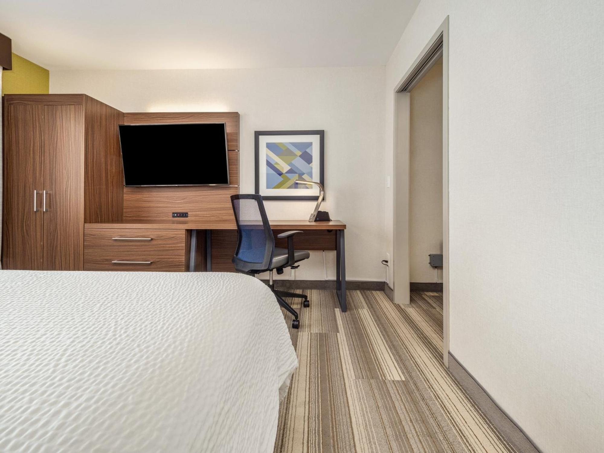 Holiday Inn Express & Suites Medicine Hat By Ihg Екстер'єр фото