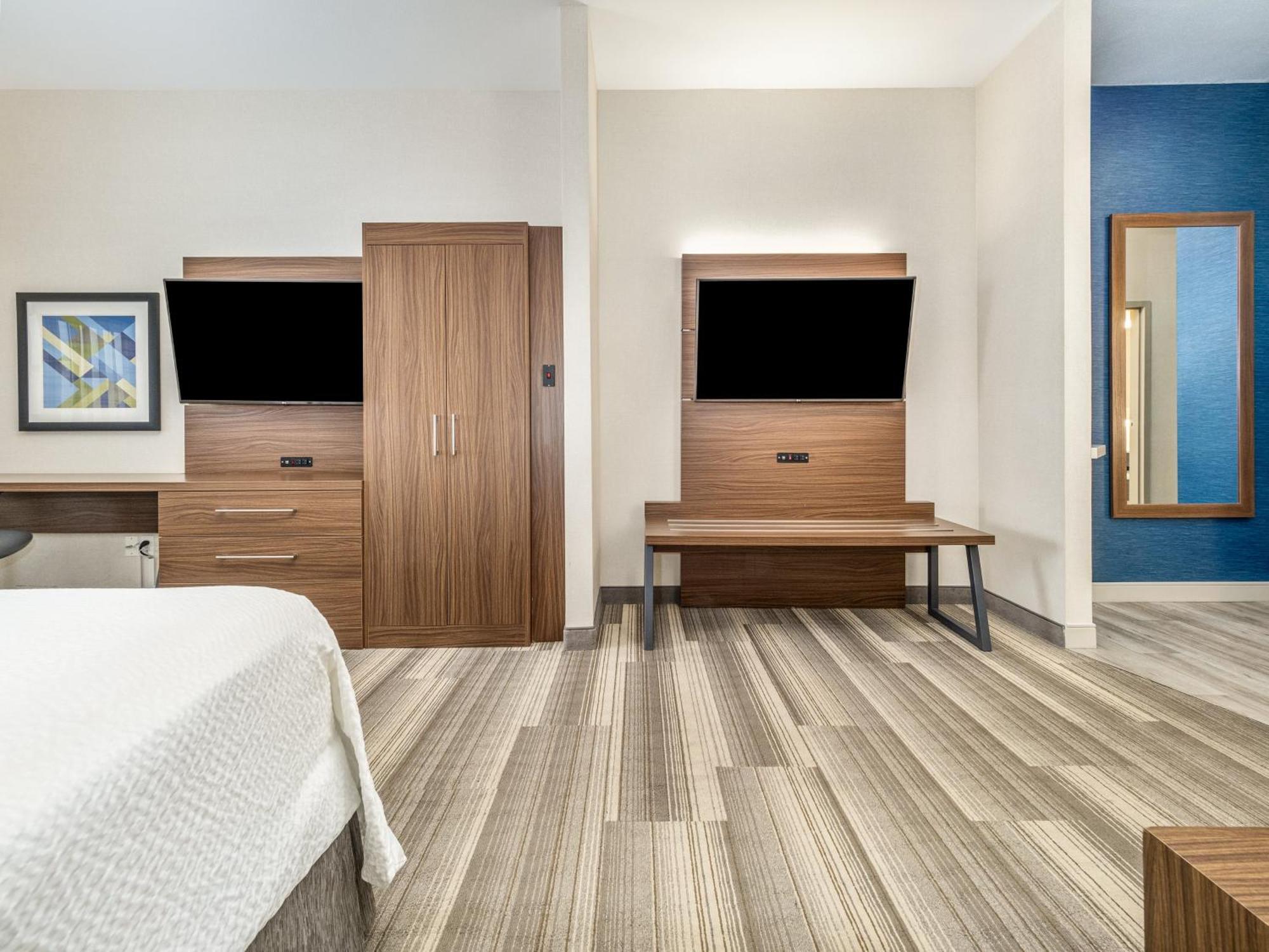 Holiday Inn Express & Suites Medicine Hat By Ihg Екстер'єр фото