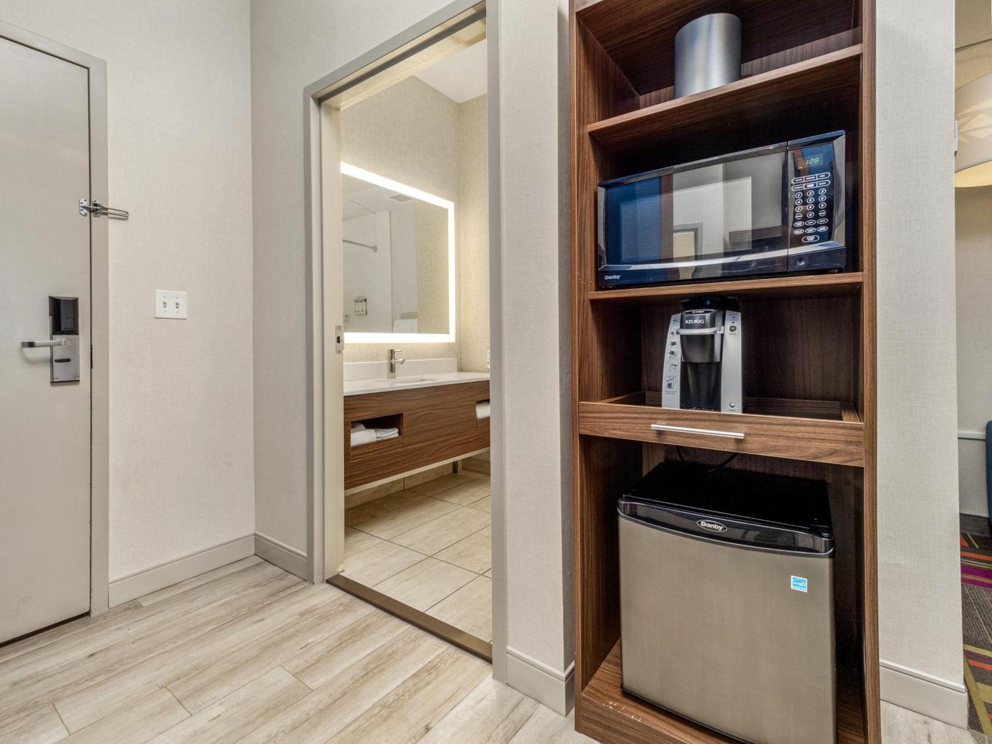 Holiday Inn Express & Suites Medicine Hat By Ihg Екстер'єр фото