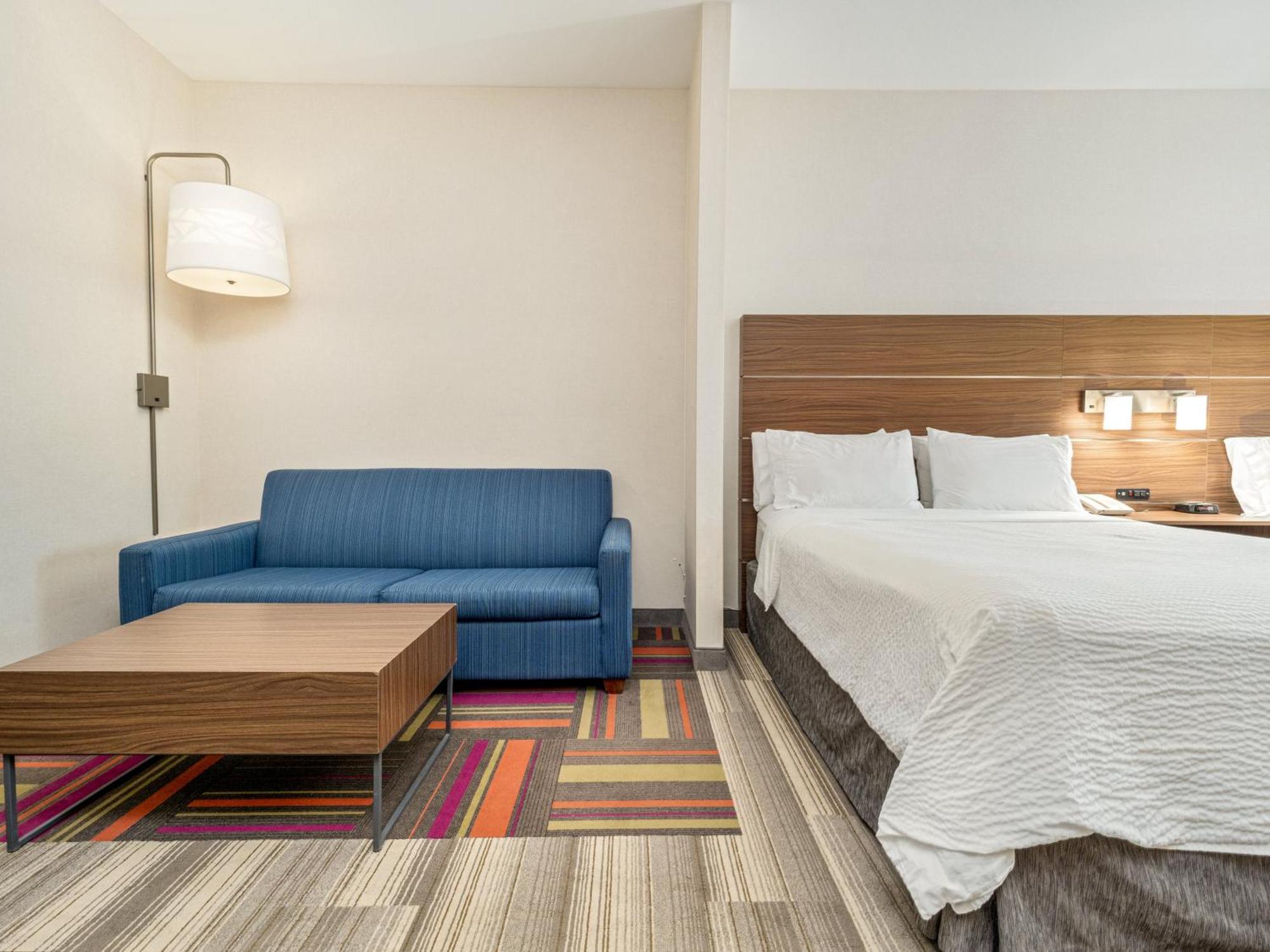 Holiday Inn Express & Suites Medicine Hat By Ihg Екстер'єр фото