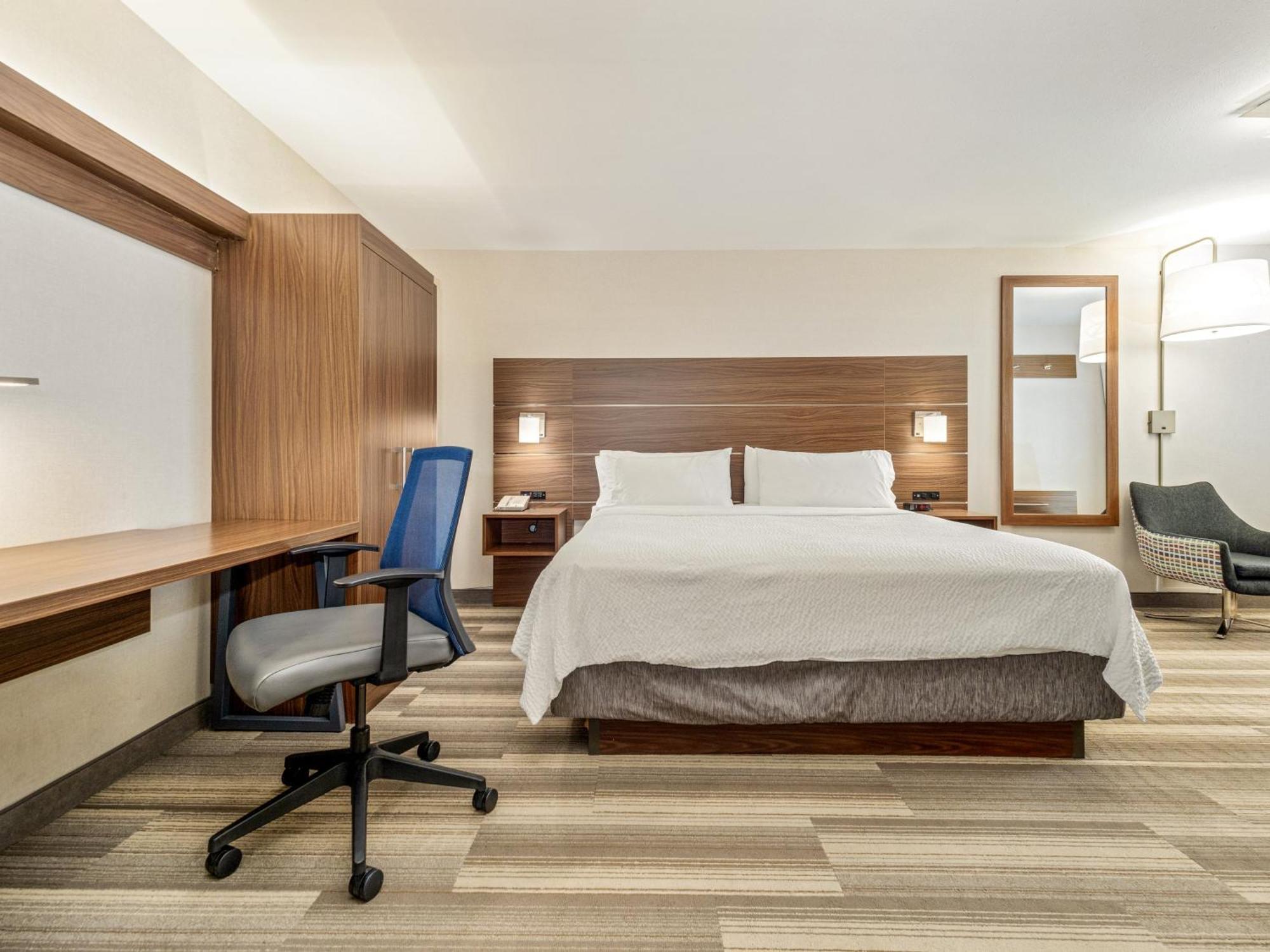 Holiday Inn Express & Suites Medicine Hat By Ihg Екстер'єр фото