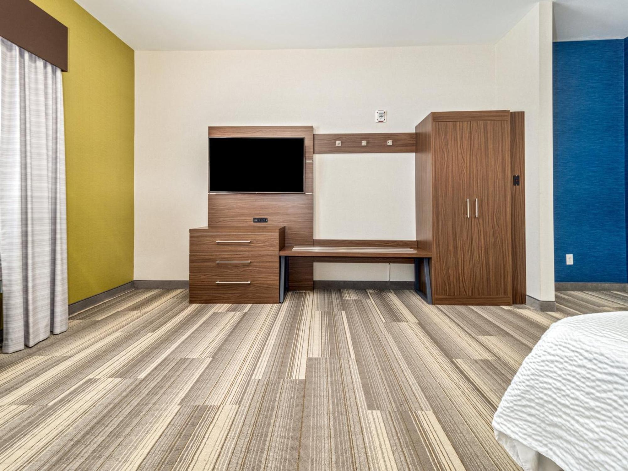 Holiday Inn Express & Suites Medicine Hat By Ihg Екстер'єр фото