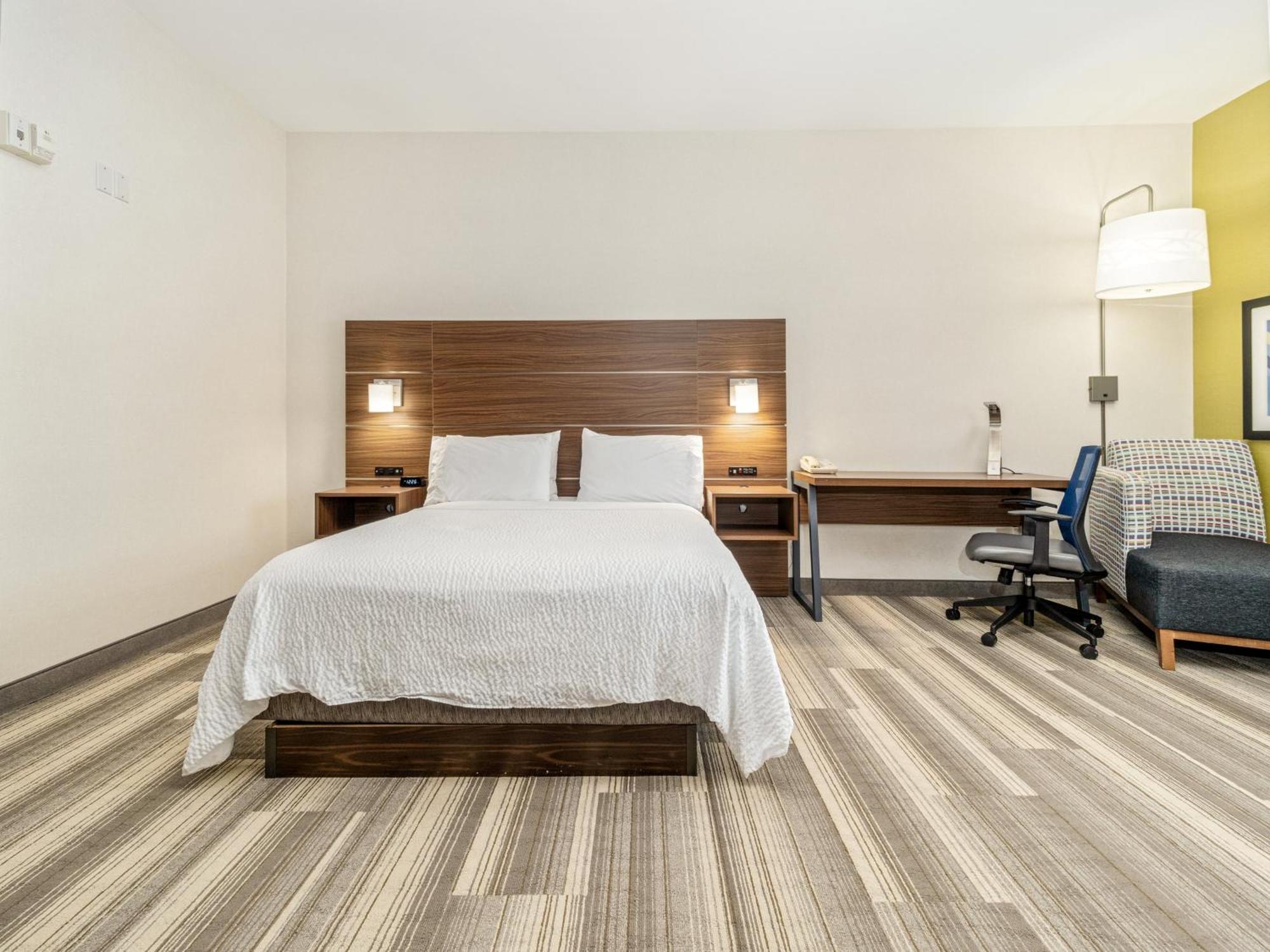 Holiday Inn Express & Suites Medicine Hat By Ihg Екстер'єр фото